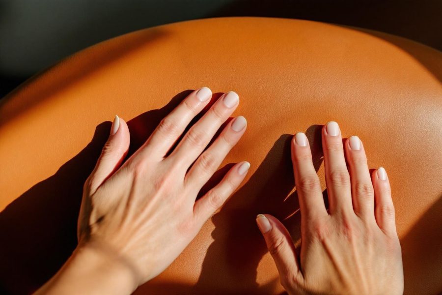 Comment nettoyer et entretenir un canapé en cuir sans l&rsquo;abîmer : conseils et astuces